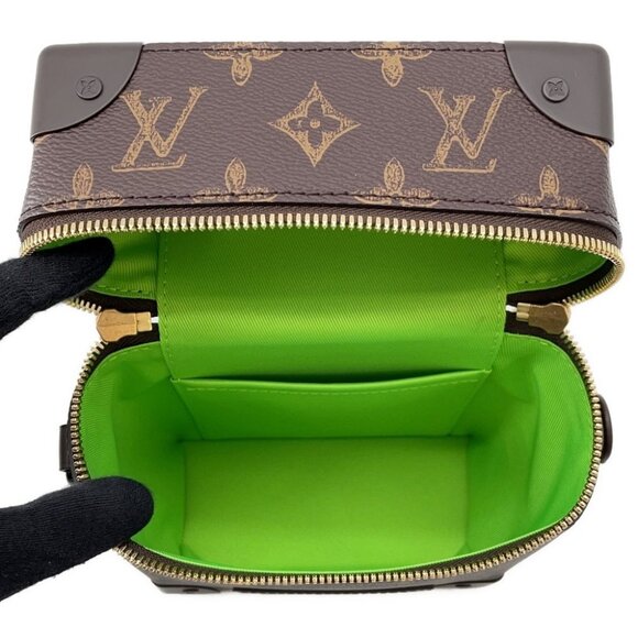 LOUIS VUITTON Vertical Box Trunk Monogram Green M59664 - Picture 15 of 16